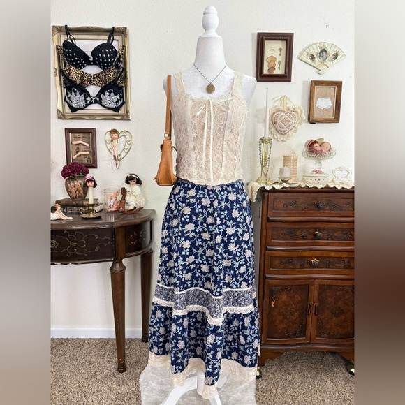 no brand Dresses & Skirts - vintage dainty prairie floral patchwork midi skirt w lace details